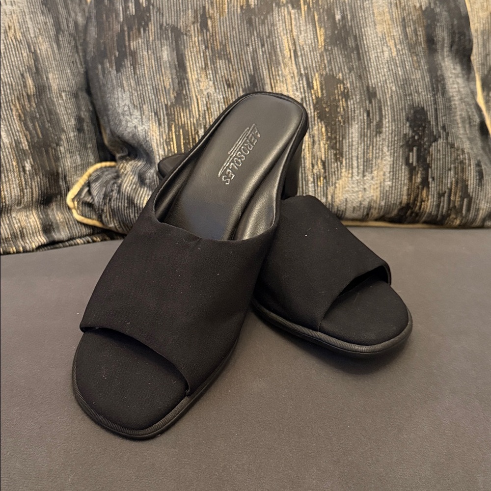AEROSOLES Women's Elegant Black Mules